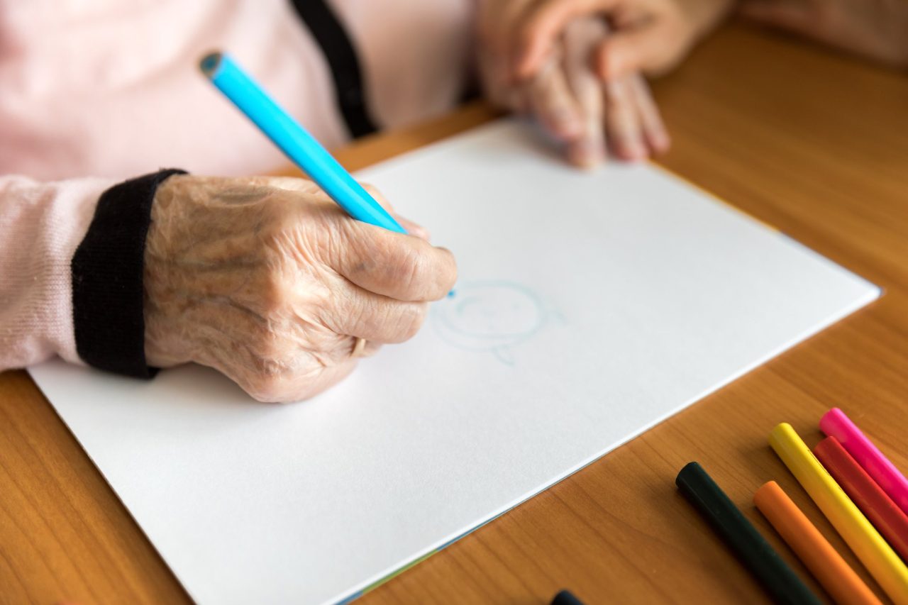 “Als mensen met dementie in beweging worden gehouden, is zorg in de thuissituatie langer mogelijk” cover